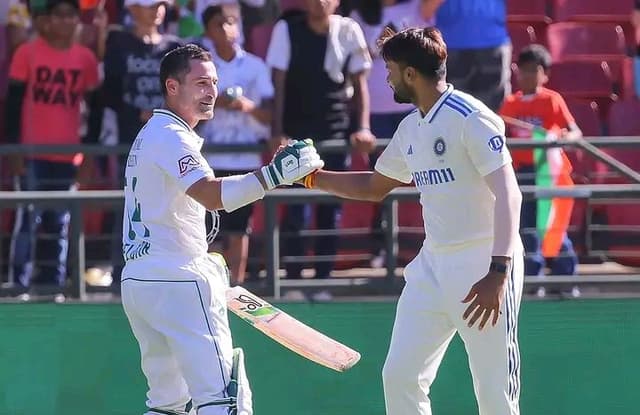 Flurry of wickets in Cape Town as 23 wickets fall in the first day of second test 