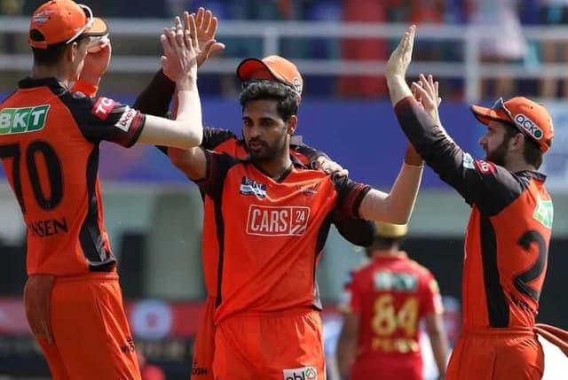 Umran, Bhuvneshwar star in Hyderabad's fourth straight win 