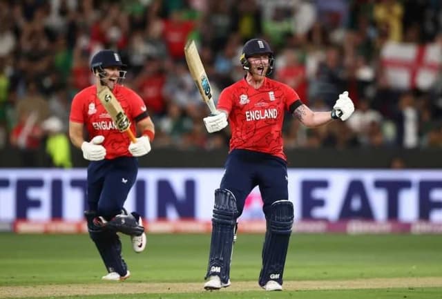 He's a champion under pressure: Fleming on Stokes
