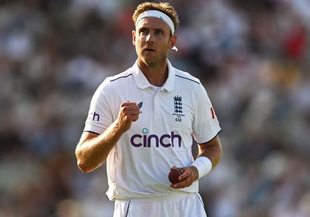 Stuart Broad reacts to Jonny Bairstow's controversial dismissal