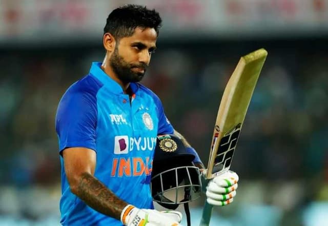 Suryakumar played with sickness in third T20I against Australia 