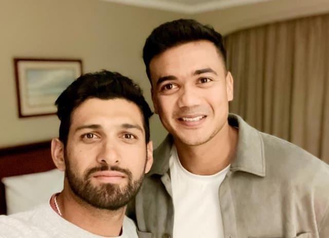 Sikandar Raza manages halal food for Taskin Ahmed in Zim Afro T10