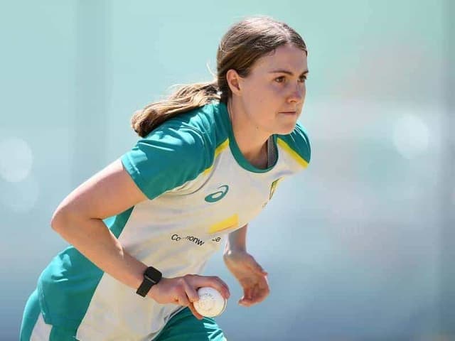 Tayla Vlaeminck dislocates shoulder against Pakistan