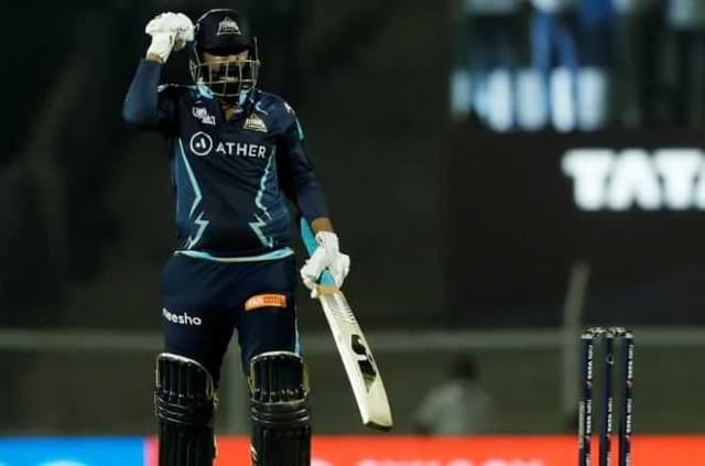 Tewatia wins thriller for Gujarat hitting two sixes off last two balls