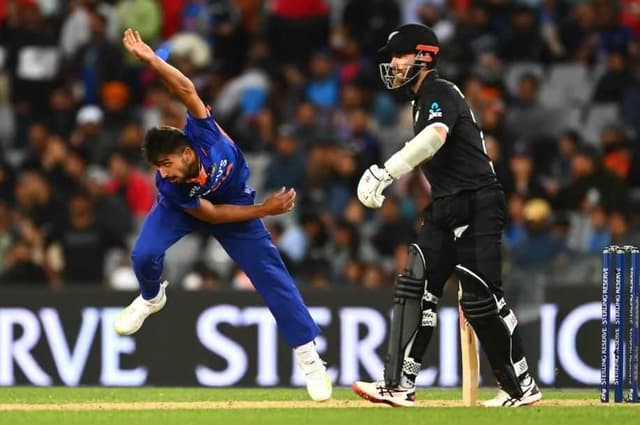 Ashish Nehra showers praise on Umran Malik 