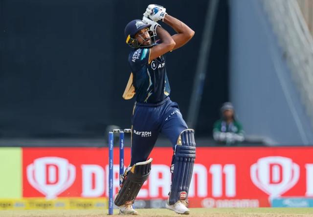 Ravi Shastri makes a bold World Cup selection remark on Vijay Shankar
