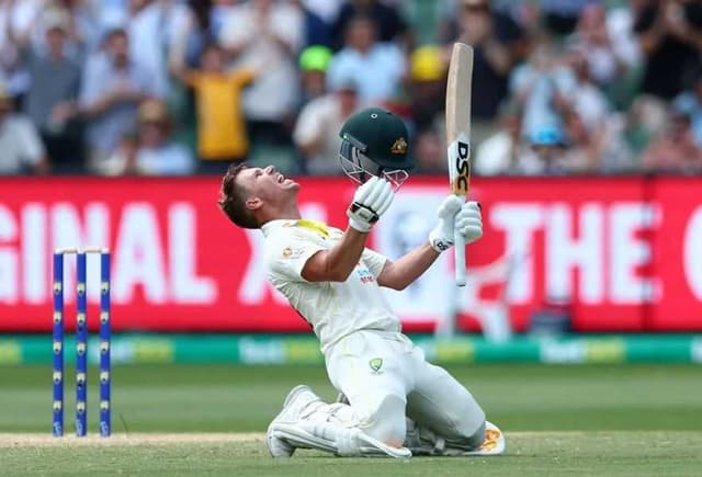 Warner scores double century as Australia dominate 