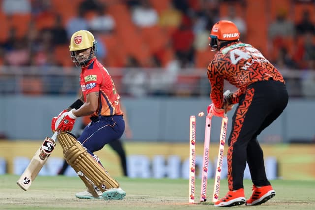 IPL 2024 : [WATCH] Heinrich Klaasen stumped Shikhar Dhawan On A 140KMPH Delivery 