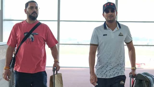 Yuvraj Singh Joins Gujarat Titans Camp ahead of Playoffs