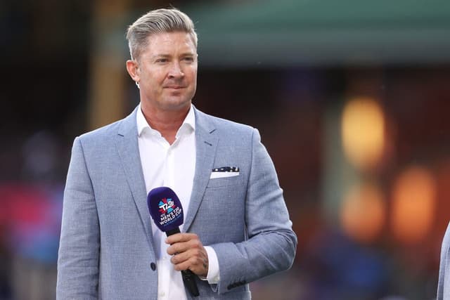 Michael Clarke urges Usman Khawaja to announce retirement after SCG Test