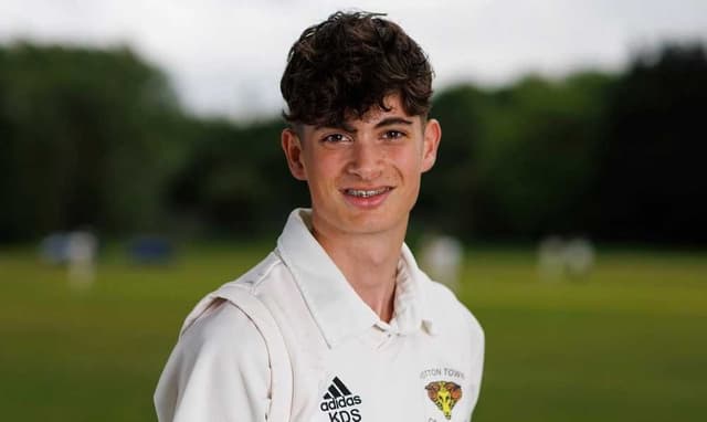 England Legend skipper Alastair Cook clean bowled by 15 year old in club match