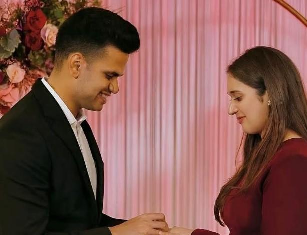Indian Cricketers Who Married Older Partners: From Sachin to Arjun Tendulkar