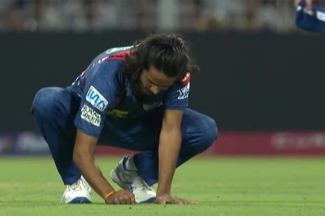 WATCH : Digvesh Rathi Reignites New 'Notebook' Celebration After Dismissing Idol Sunil Narine in IPL 2025 Clash vs KKR