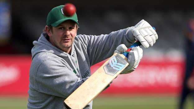 Alex Gidman steps down as Worcestershire head coach