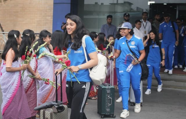 Indian women's team arrive in Bangladesh