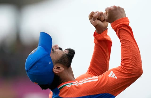 Virat Kohli leaves for London immediately after Mumbai Celebration