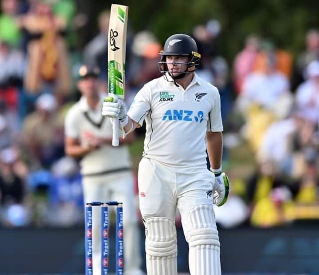 Latham, Henry star in New Zealand's fightback day in Christchurch