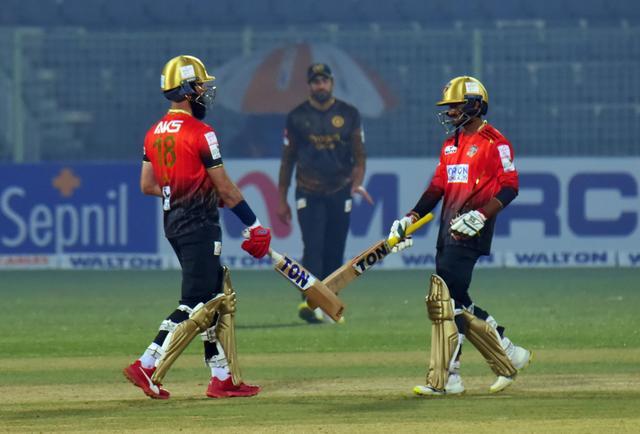 Narine finishes off in style to seal Comilla's playoff berth