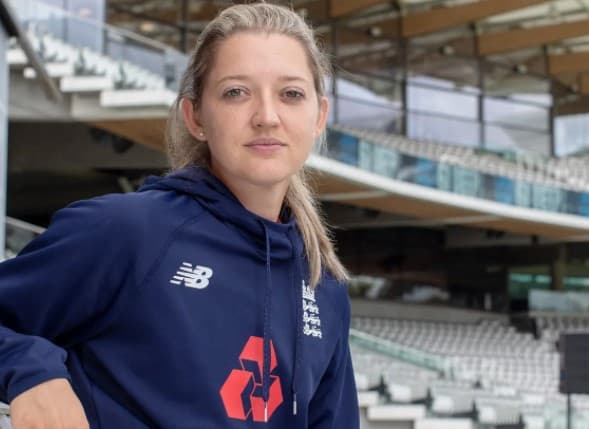 Team Abu Dhabi make historic appointment with Sarah Taylor