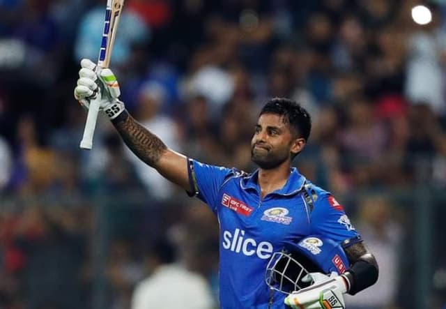 Harbhajan claims Suryakumar to be the better version of Ab de Villiers