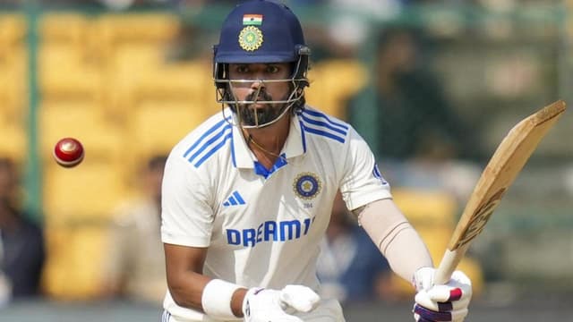 KL Rahul Crosses 3,000 Test Runs For India in Border-Gavaskar Trophy Opener Against Australia
