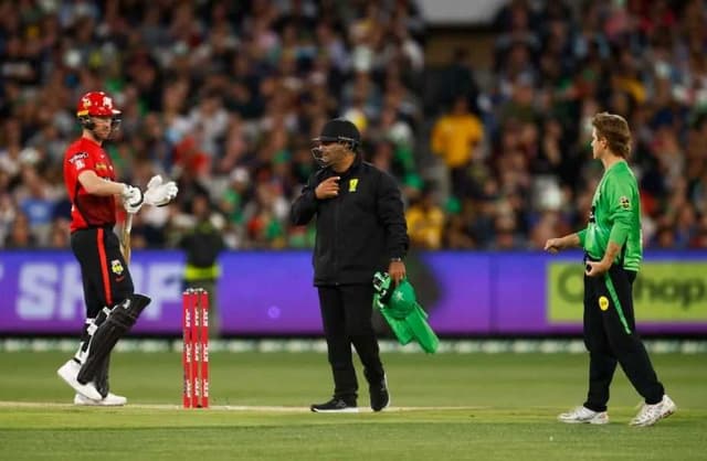 Adam Zampa's 'Mankad' dismissal denied in BBL